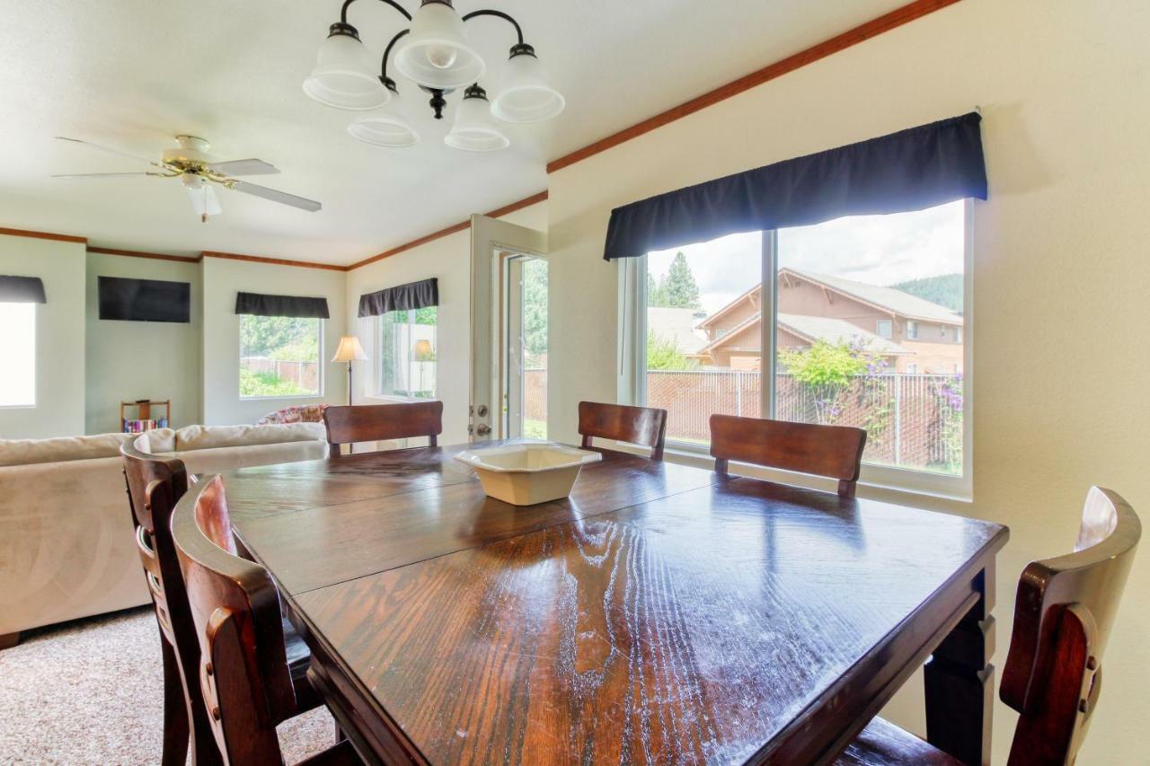 3 Bed 2 Bath Apartment In レブンワース エクステリア 写真