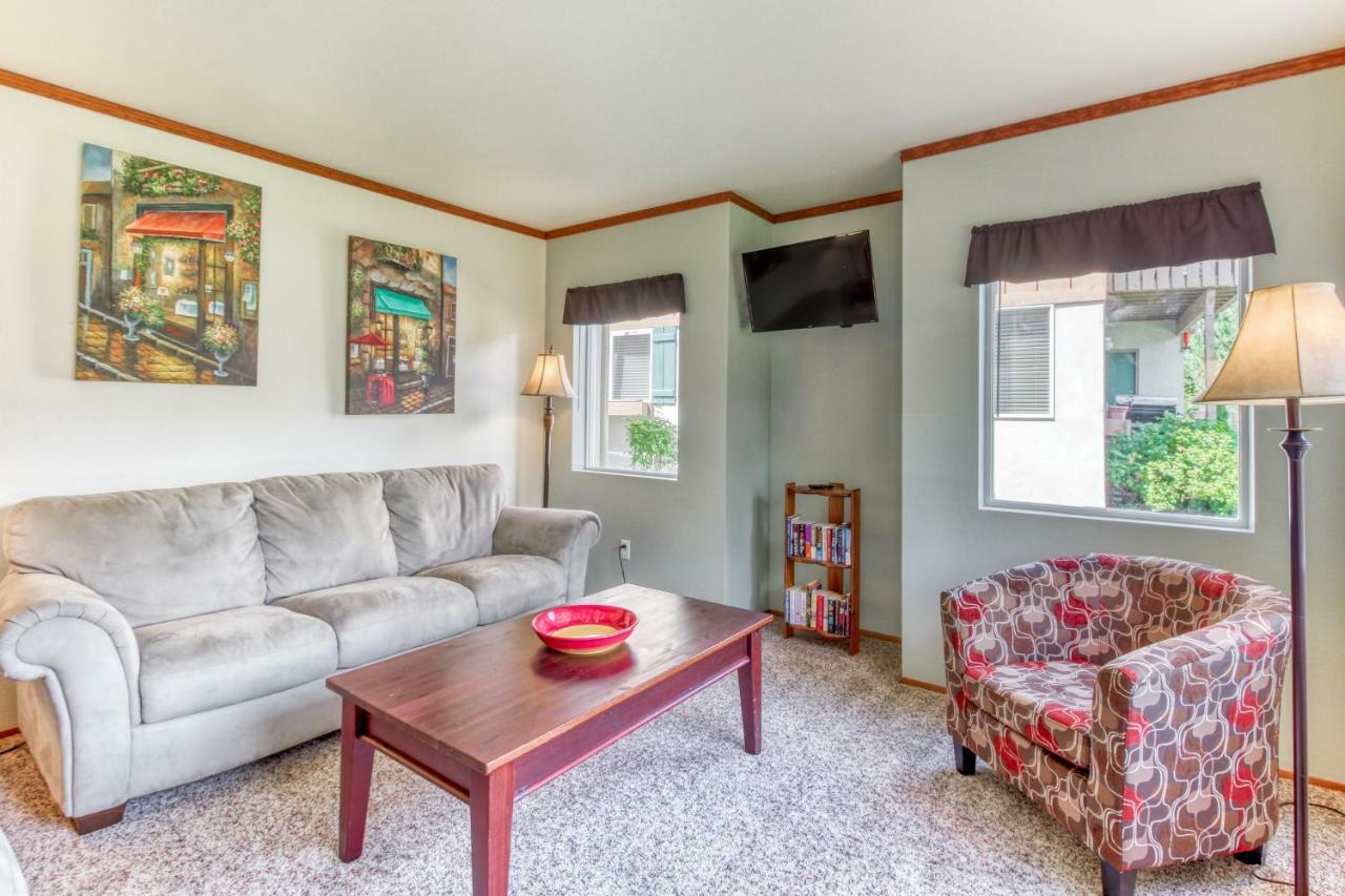 3 Bed 2 Bath Apartment In レブンワース エクステリア 写真