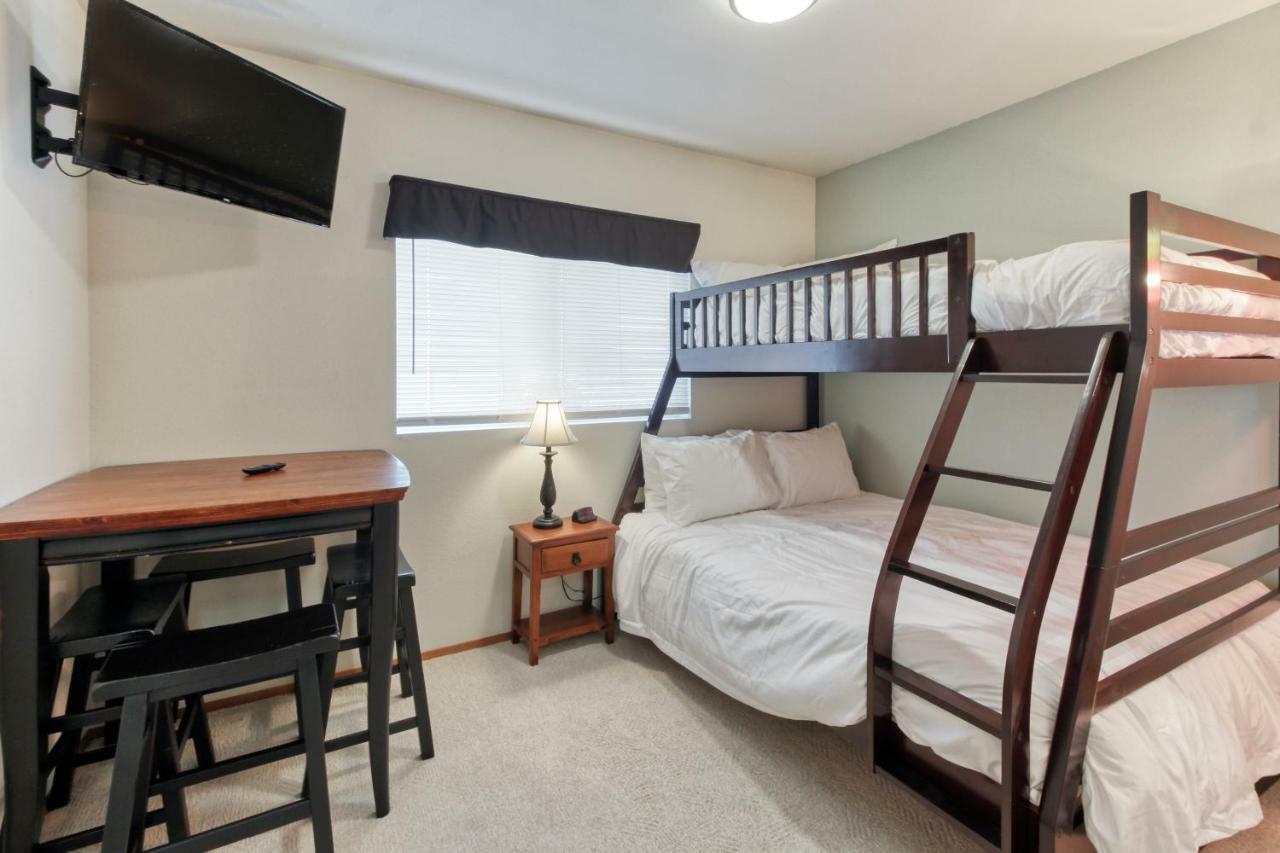 3 Bed 2 Bath Apartment In レブンワース エクステリア 写真