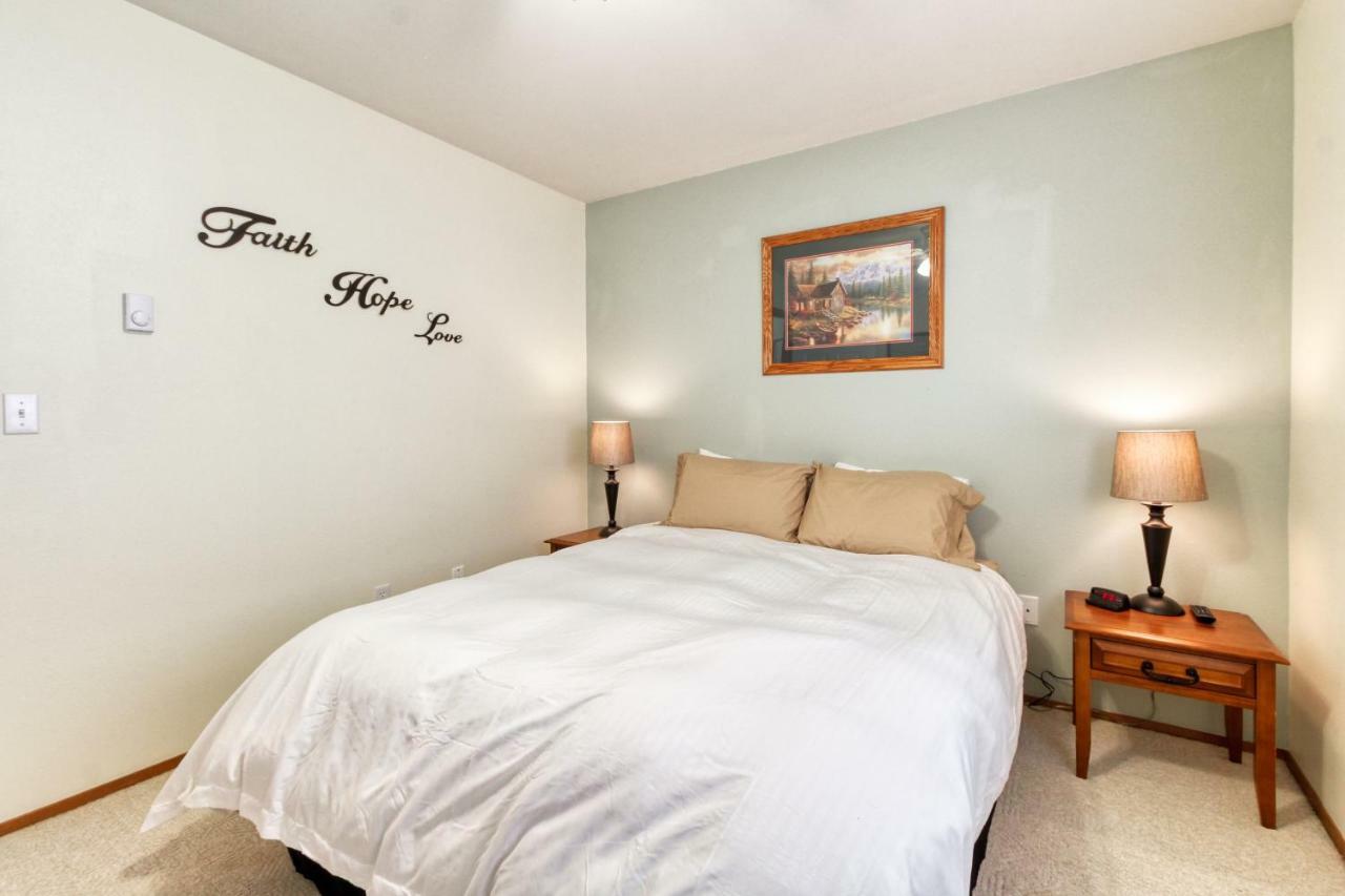 3 Bed 2 Bath Apartment In レブンワース エクステリア 写真